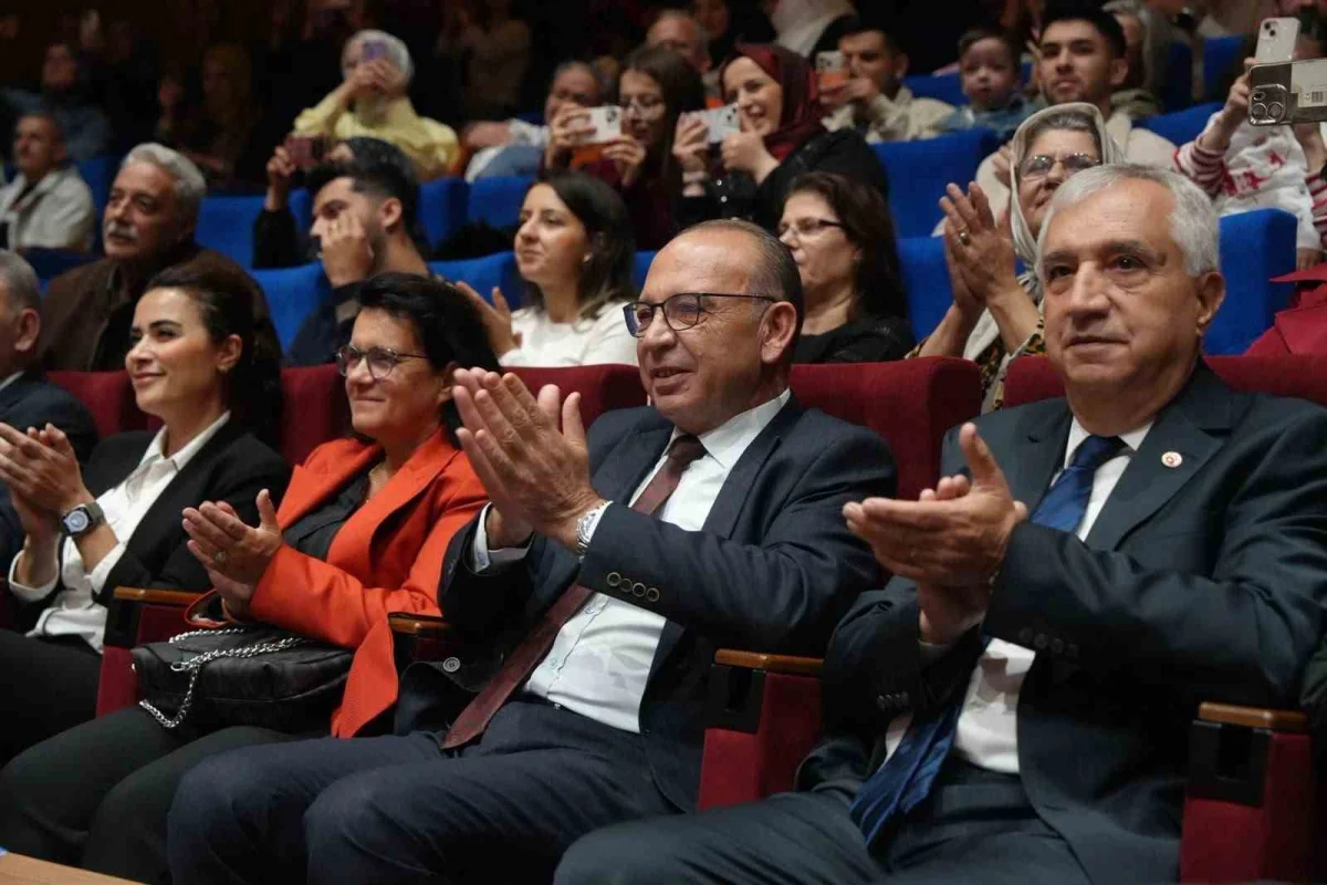 Turgutlu'da minik öğrencilerden Cumhuriyet Bayramı'na özel kutlama 2