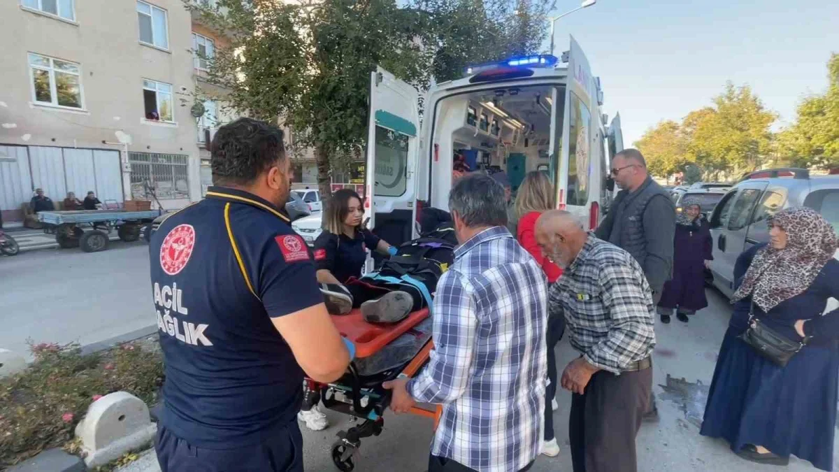 Karaman'da elektrikli bisiklet hafif ticari araca çarptı: 16 yaşındaki çocuk yaralandı 2
