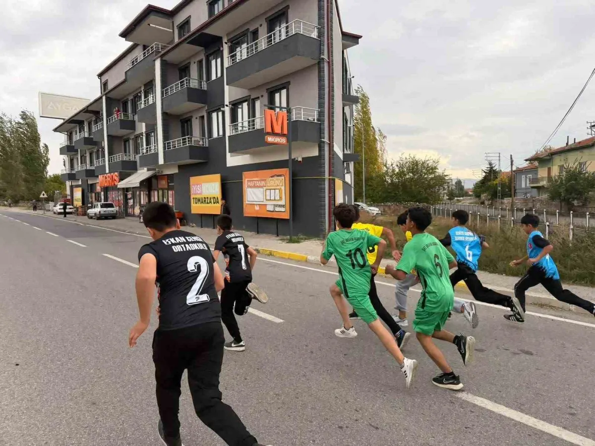 Tomarza'da 29 Ekim Cumhuriyet Kupası için koştular 4