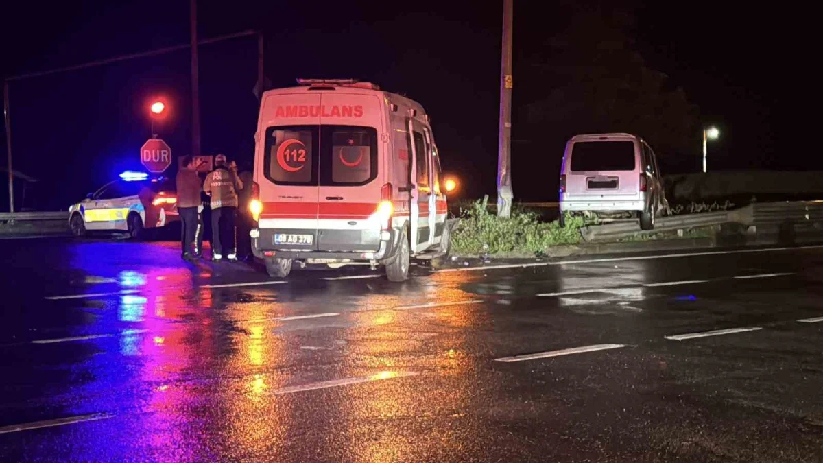 Rize'de görev dönüşündeki ambulans kaza yaptı: 5 kişi yaralandı 2