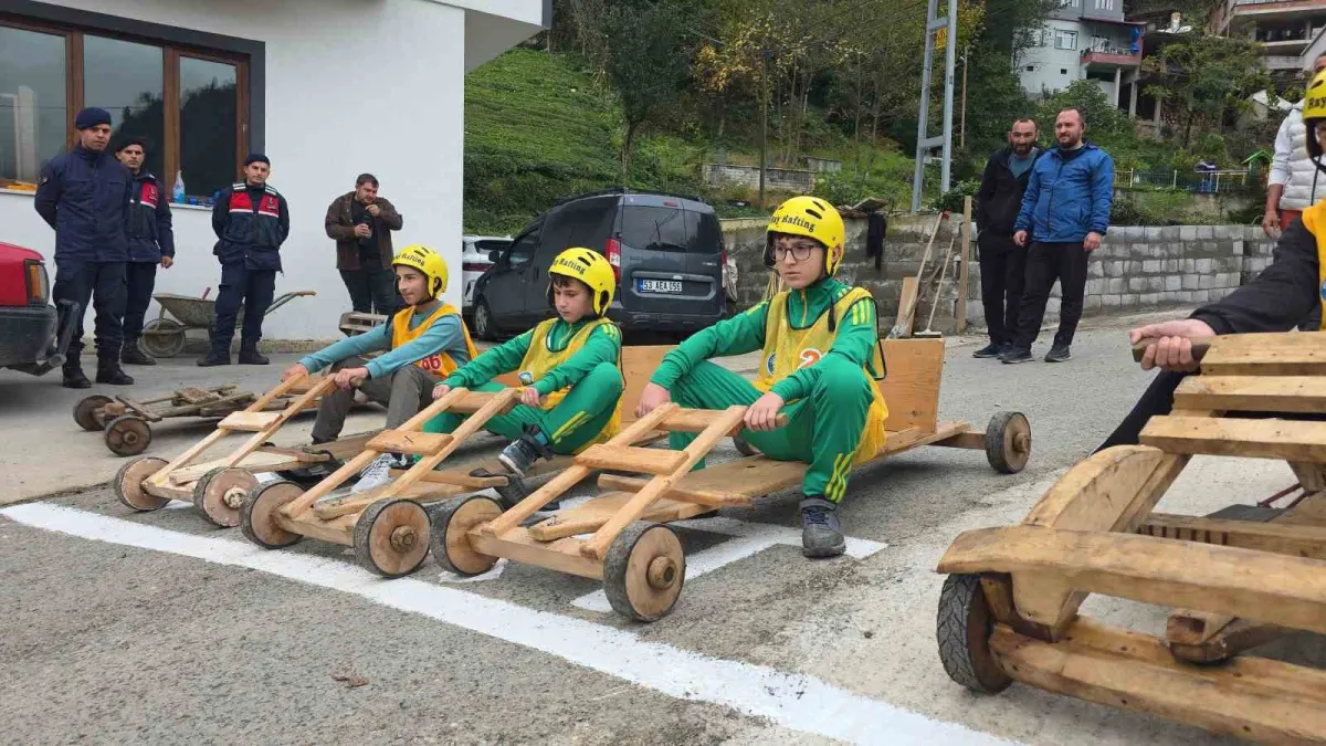 Çamlıhemşin'de 16. Laz Ralli heyecanı: Tahta arabalarla zorlu mücadele 3