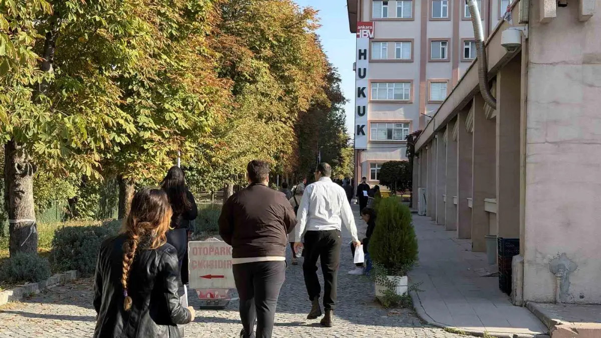 KPSS Ortaöğretim maratonu başladı: Yaklaşık 3 milyon aday ter döküyor 2