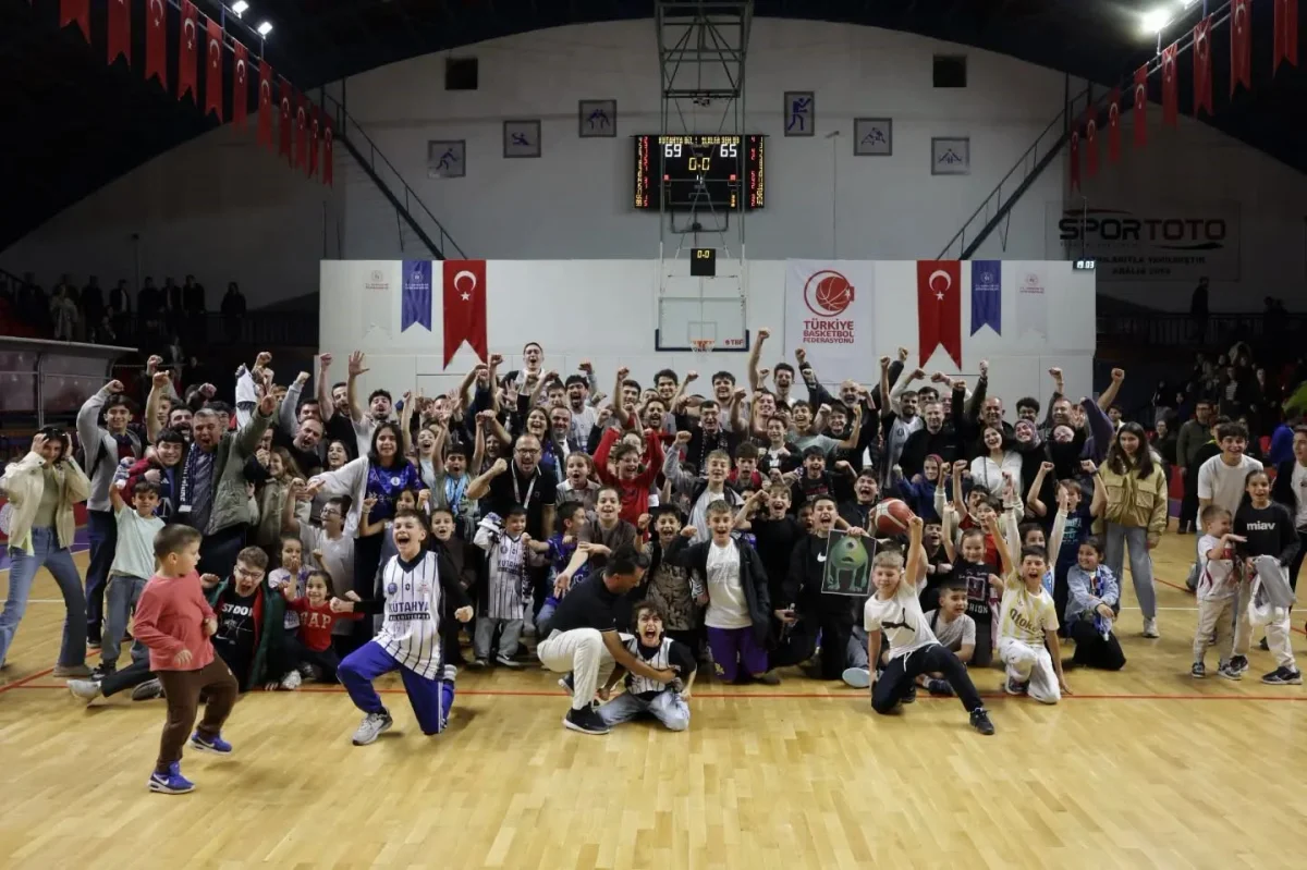 Kütahya Belediyespor parkeden galip ayrıldı: İlkler Şehri Uşak'ı 69-65 mağlup etti 1