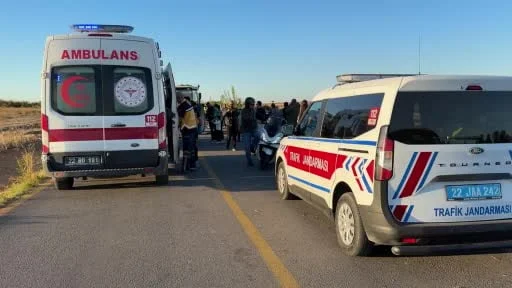 Edirne'de traktör ile otomobil çarpıştı: 1 yaralı