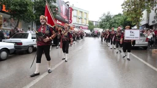 Adana'nın Kozan ilçesinde dünya ve olimpiyat şampiyonu milli güreşçi İsmet Atlı'nın adını yaşatmak...