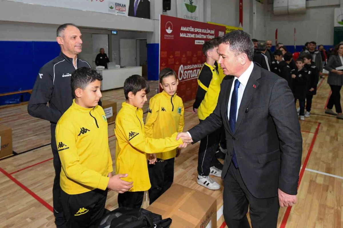 Osmangazi'de 69 amatör spor kulübüne ekipman desteği sağlandı 3