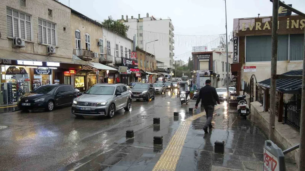 Kilis’te yağışlı hava ulaşımı ve günlük yaşamı etkiledi 3