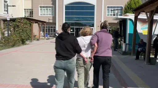 Burdur'da araçların önüne atlayan ve polise direnen Ukraynalı kadın sınır dışı edilecek