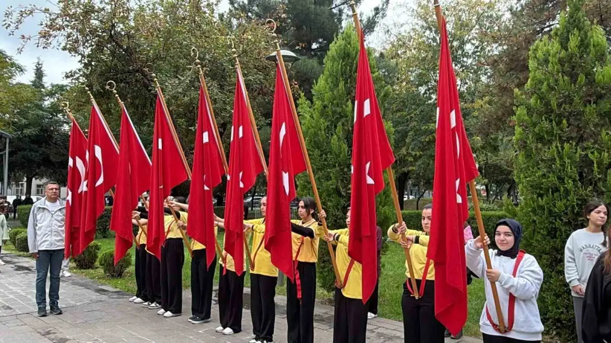 Diyarbakır'da Cumhuriyet'in 103. yıl dönümü törenle kutlandı 5
