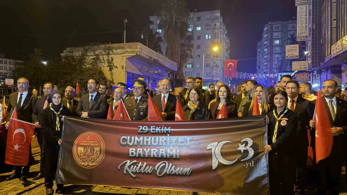 Osmaniye'de Cumhuriyet coşkusu 103 metrelik bayrakla kutlandı 4