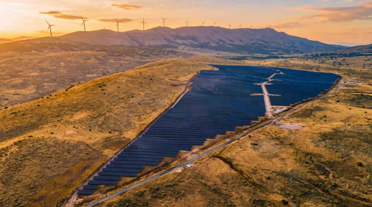 İŞ ENERJİ, BİNGÖL’DE BULUNAN 50 MW KURULU GÜCE SAHİP METAFOR RÜZGAR ENERJİSİ SANTRALİ’NDEKİ (RES)...