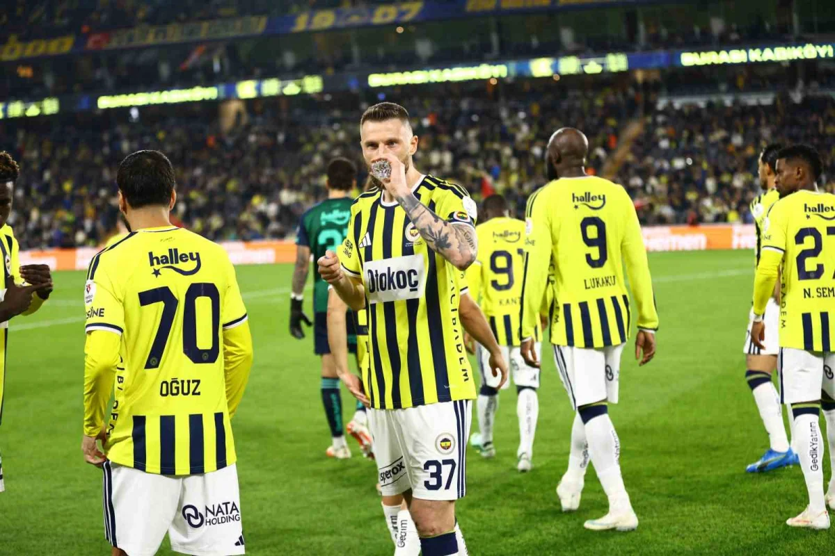 Trendyol Süper Lig'de Fenerbahçe evinde Göztepe'ye mağlup oldu 2