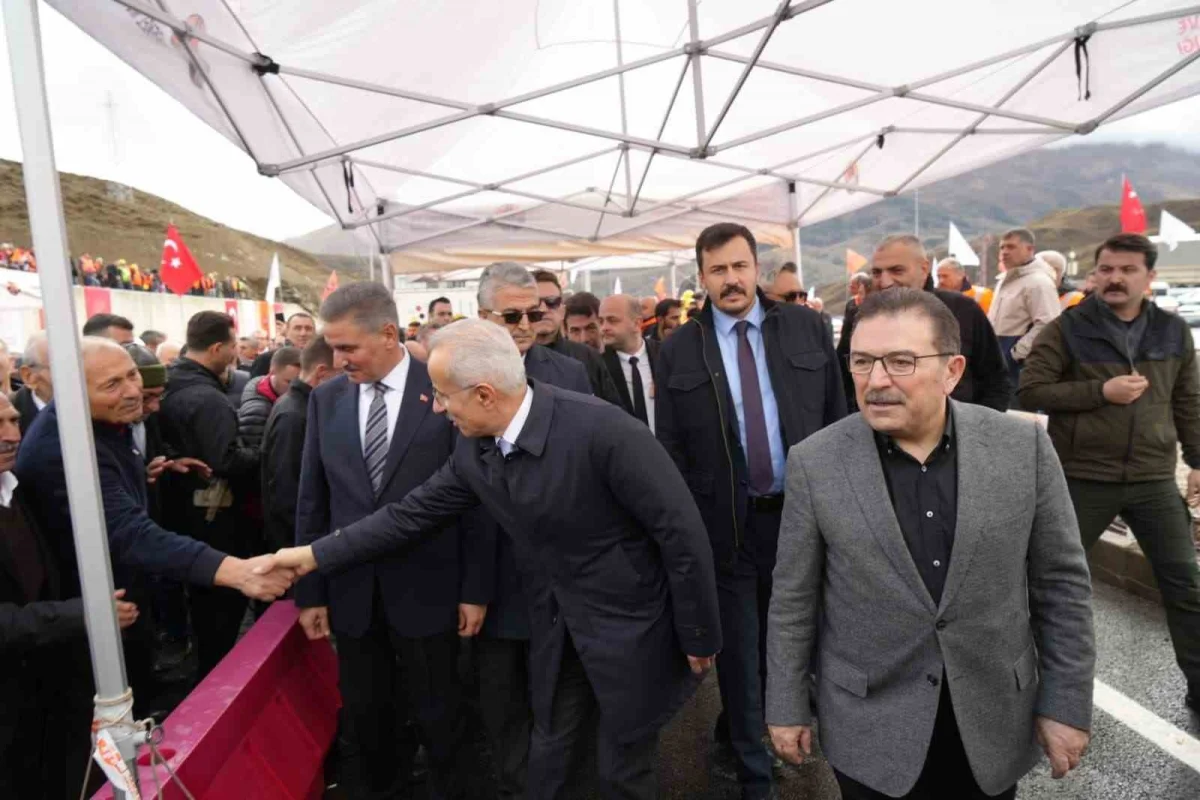 Erzurum'da 168 milyar liralık ulaşım yatırımı hizmete açıldı 3