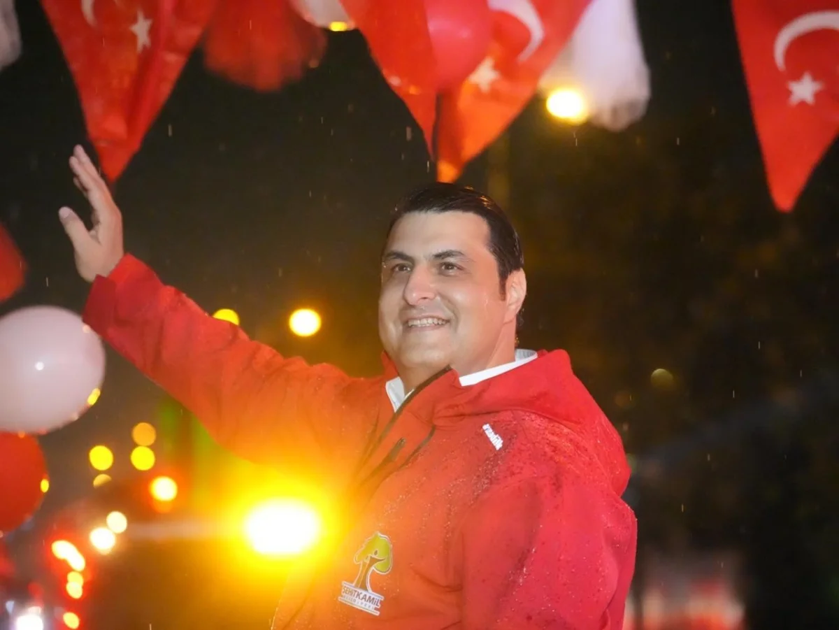 Şehitkamil'de sağanak yağış altında 103 araçlık Cumhuriyet korteji 5