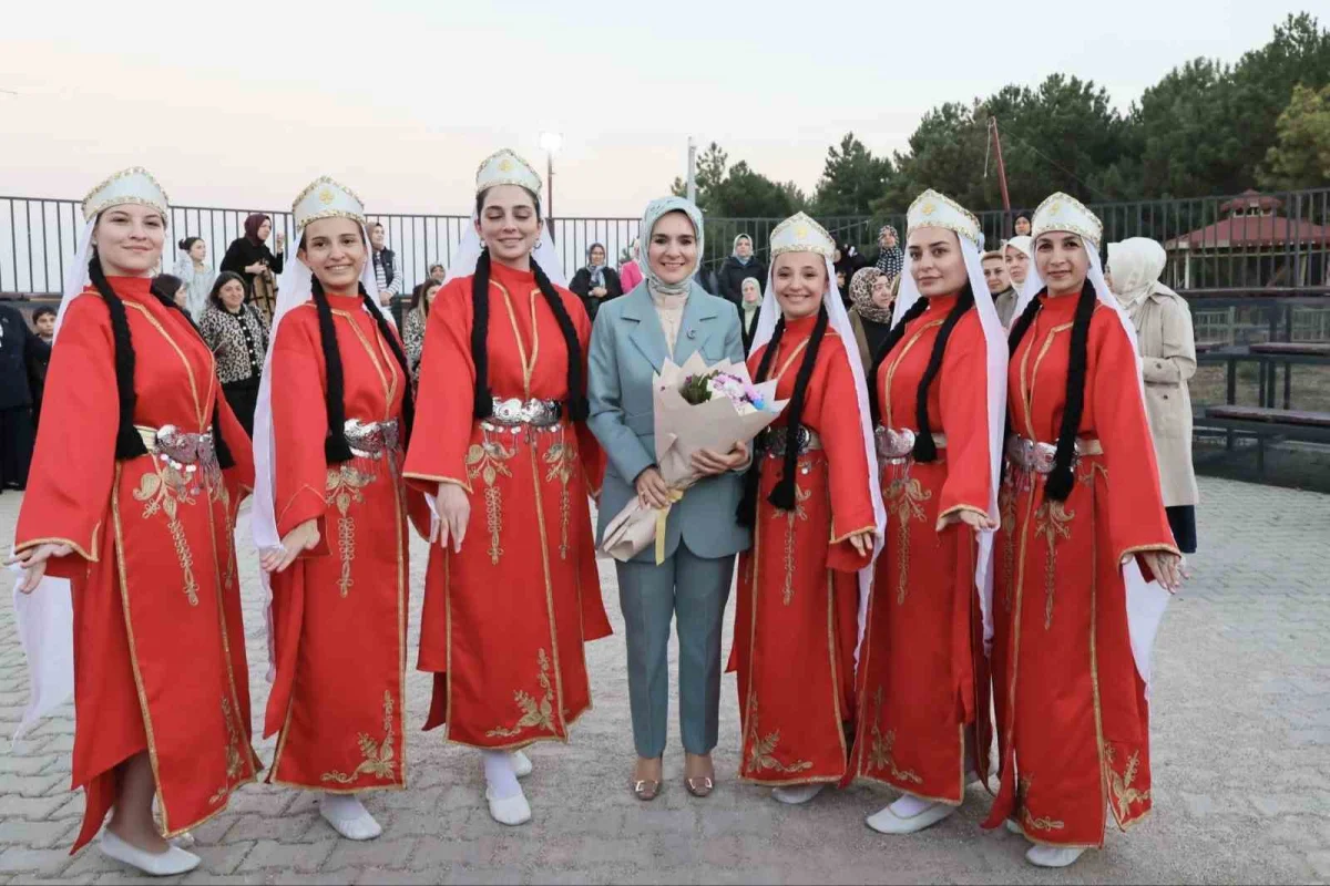 Bakan Göktaş, Afyonkarahisar'da Sultandağı Anne Kız Buluşması'na katıldı 3