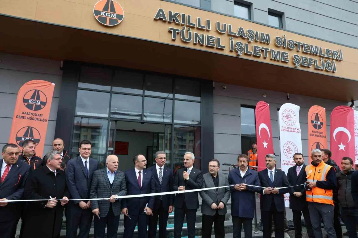 Erzurum'da 375 milyon liralık Akıllı Ulaşım Sistemleri Merkezi açıldı 1