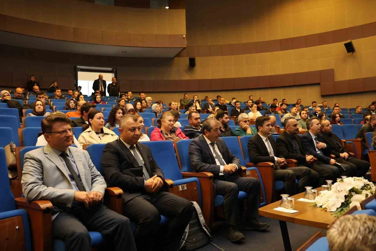 DÜZCE ÜNİVERSİTESİ PERSONEL DAİRE BAŞKANLIĞI TARAFINDAN KAMU GÖREVLİLERİNE YÖNELİK DÜZENLENEN...