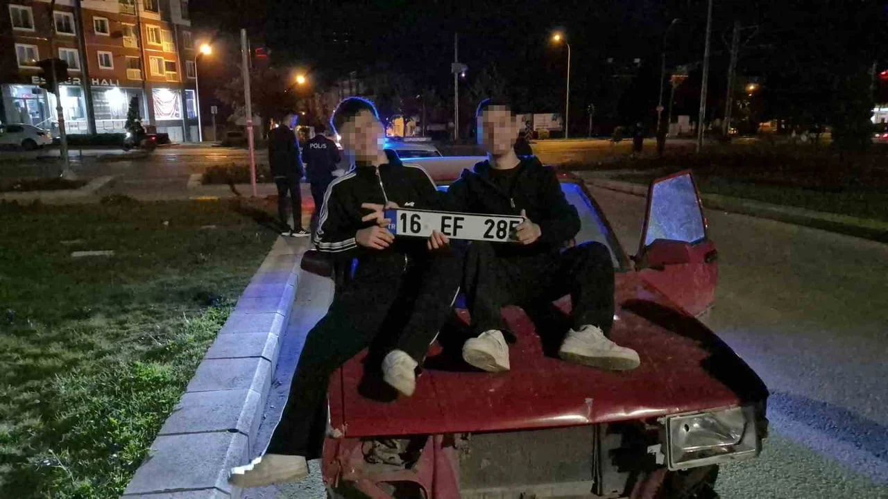 ESKİŞEHİR'DE EHLİYETİNE EL KONULDUĞU HALDE ARAÇ KULLANAN SÜRÜCÜYE POLİS EKİPLERİNCE 200 BİN TL...