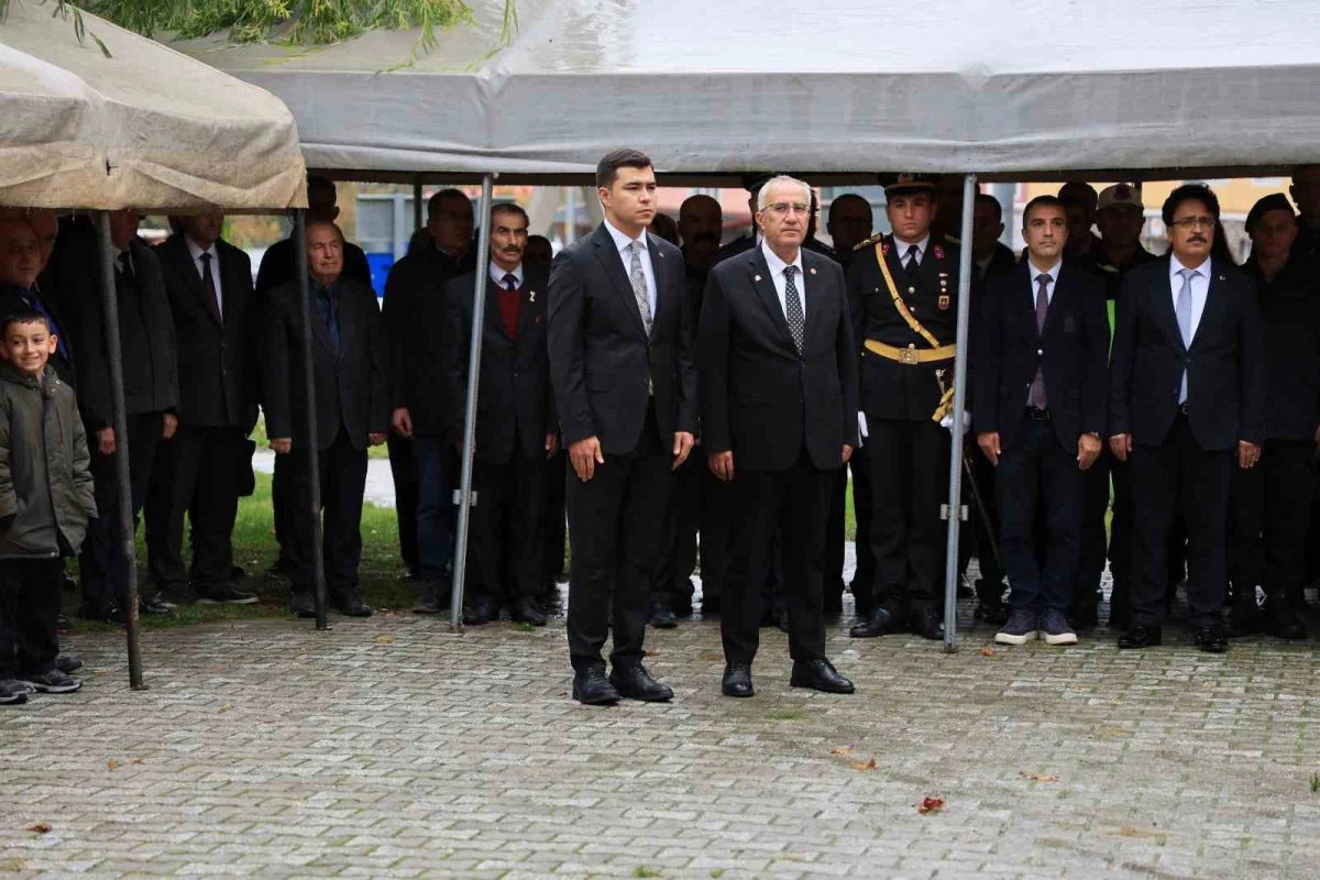 Çameli'de Cumhuriyet Bayramı kutlamaları çelenk sunma töreniyle başladı 5