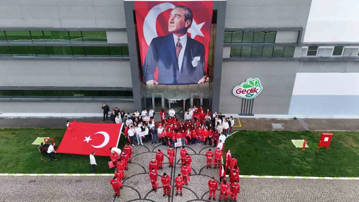 Gedik Piliç çalışanlarından Cumhuriyet'in 103. yılına özel kutlama 3