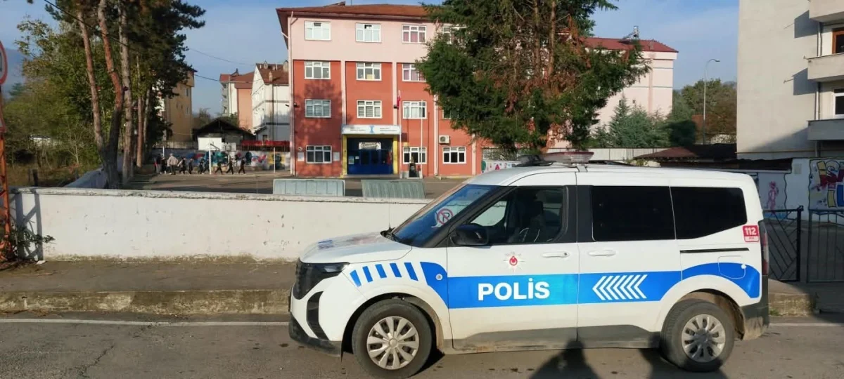 Karabük'te okul çevrelerinde denetimler aralıksız sürüyor 2