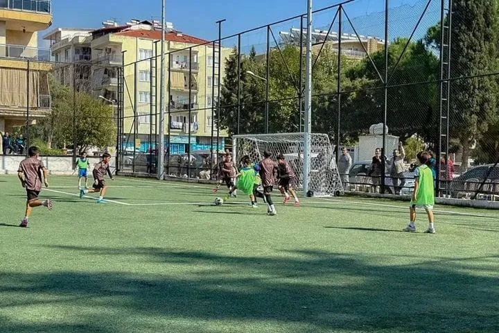 Efeler'de minik kramponlar Cumhuriyet Turnuvası'nda buluştu 5