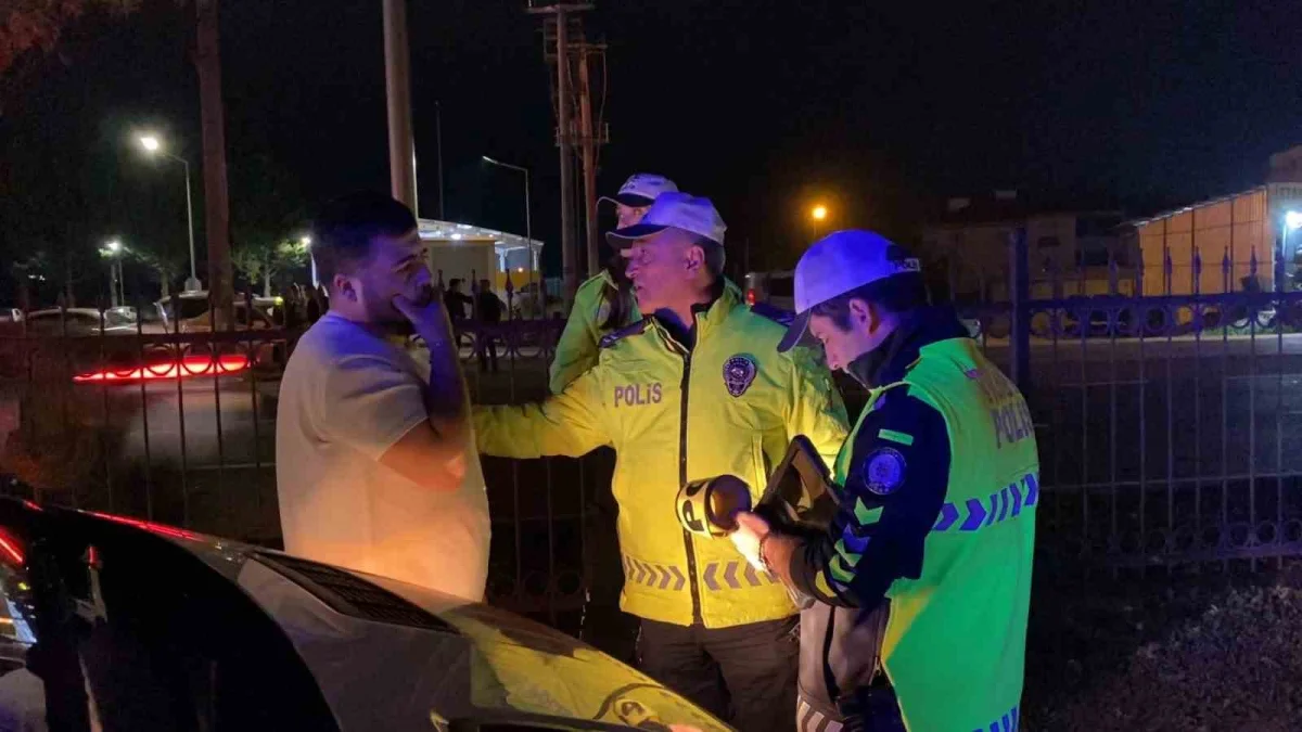 Bursa'da yolun karşısına geçmeye çalışan yaya otomobil çarpması sonucu öldü 3