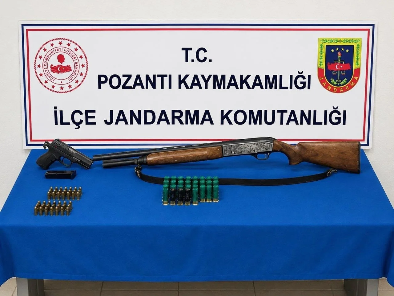 ADANA’NIN POZANTI İLÇESİNDE JANDARMA EKİPLERİNCE RUHSATSIZ TABANCA, AV TÜFEĞİ, MÜHİMMAT VE...
