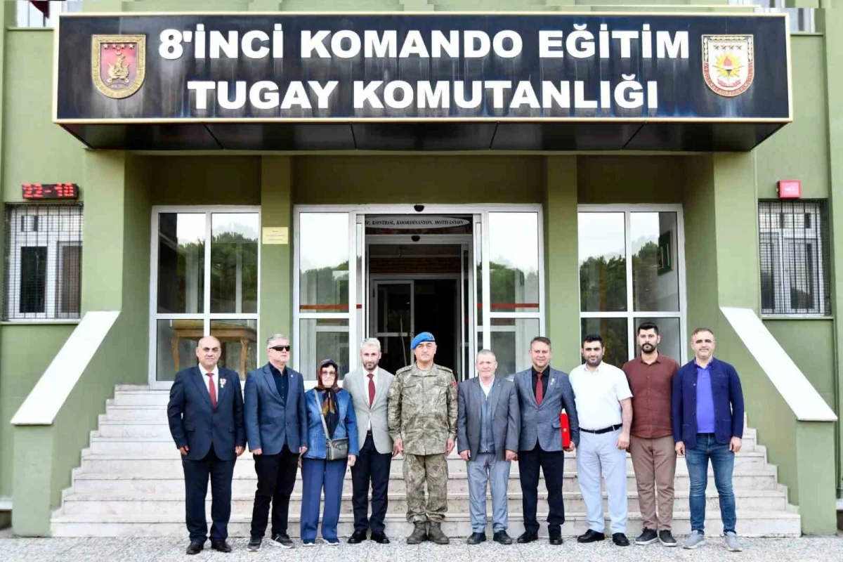 Manisa'da şehit aileleri ve gazilerden Albay Altınok'a ziyaret 4
