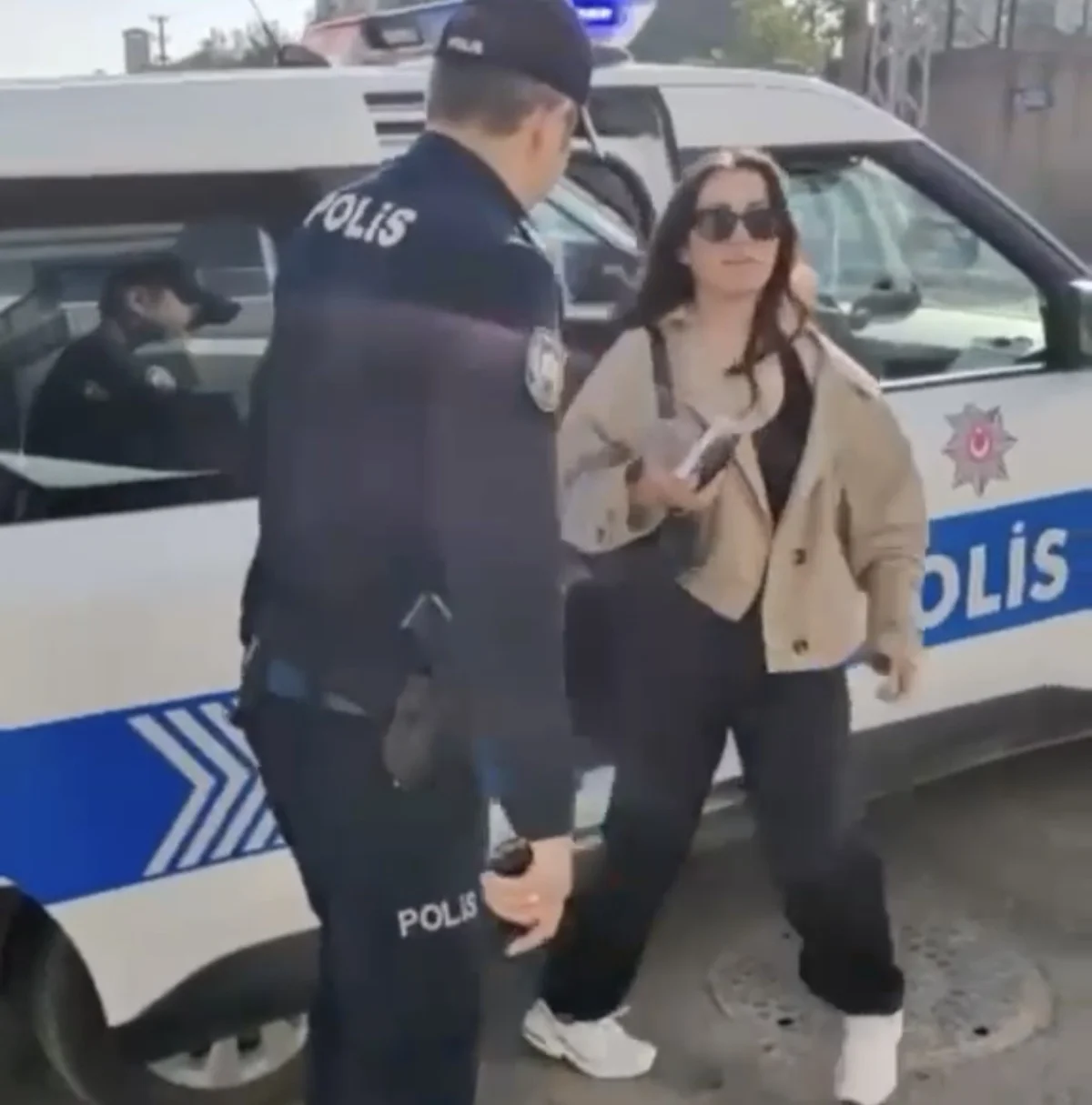 Samsun'da sınava geç kalan ve kimliğini unutan KPSS adaylarına polis desteği 2