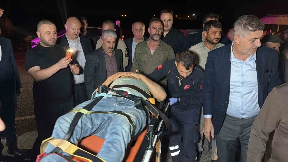 Adıyaman'da kaza yapan yayaya ilk müdahale Vali Küçük ve Milletvekili Şan'dan 4
