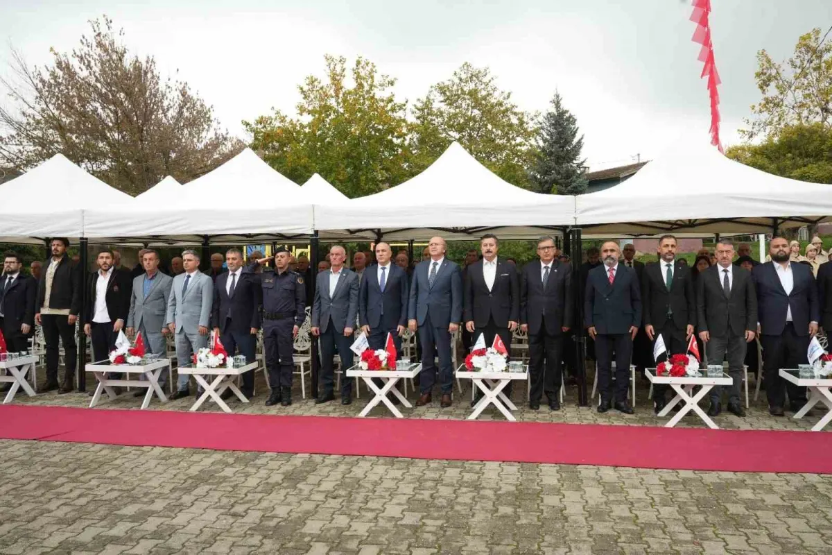 Fransız denizaltısını batıran kahraman Müstecip Onbaşı kabri başında anıldı 4