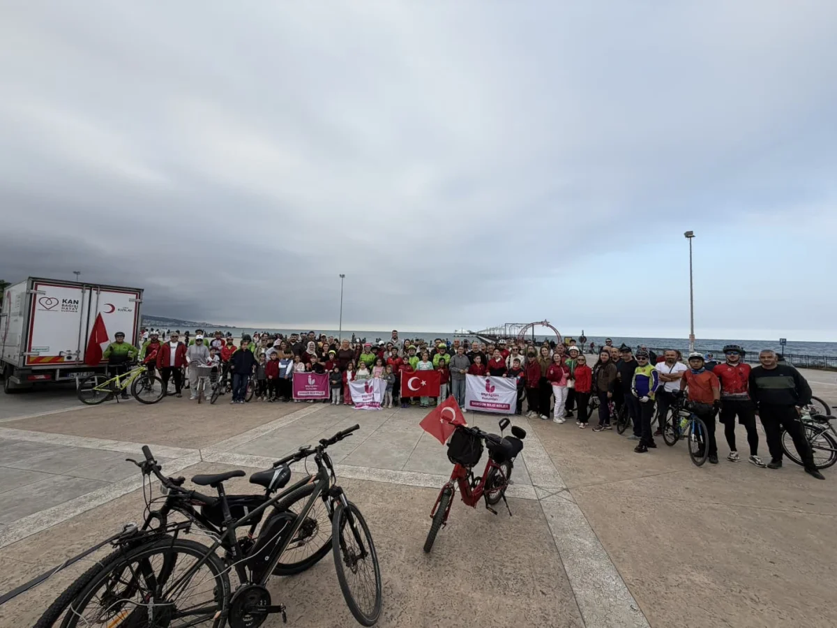 Samsun'da Cumhuriyet coşkusu sahil boyunca pedallarla taşındı 1