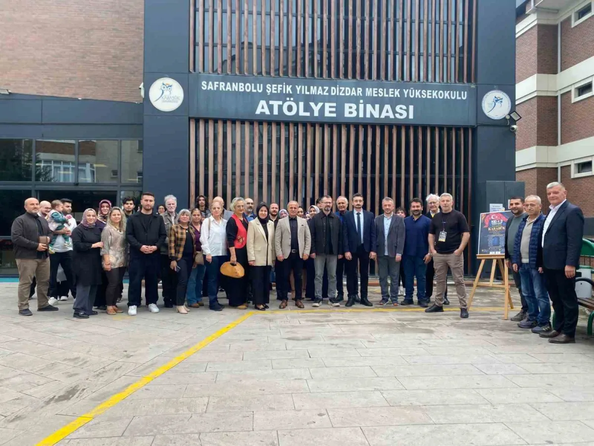 Safranbolu'da Cumhuriyet'in 103. yılına özel karma sergi kapılarını açtı 3