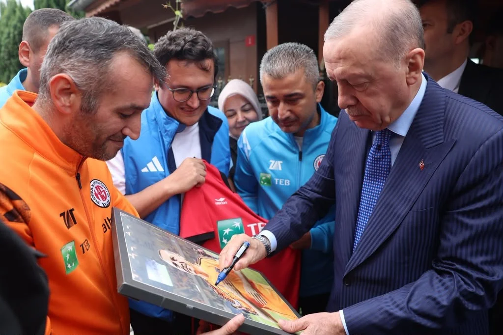 Cumhurbaşkanı Erdoğan, İstanbul Kastamonuspor heyetini Fatih'te kabul etti 4