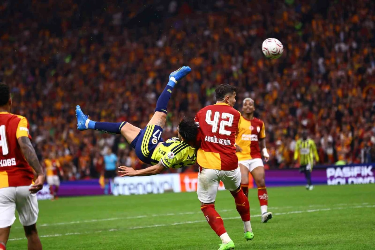 İrfan Can Kahveci derbide bir ilki yaşadı 2