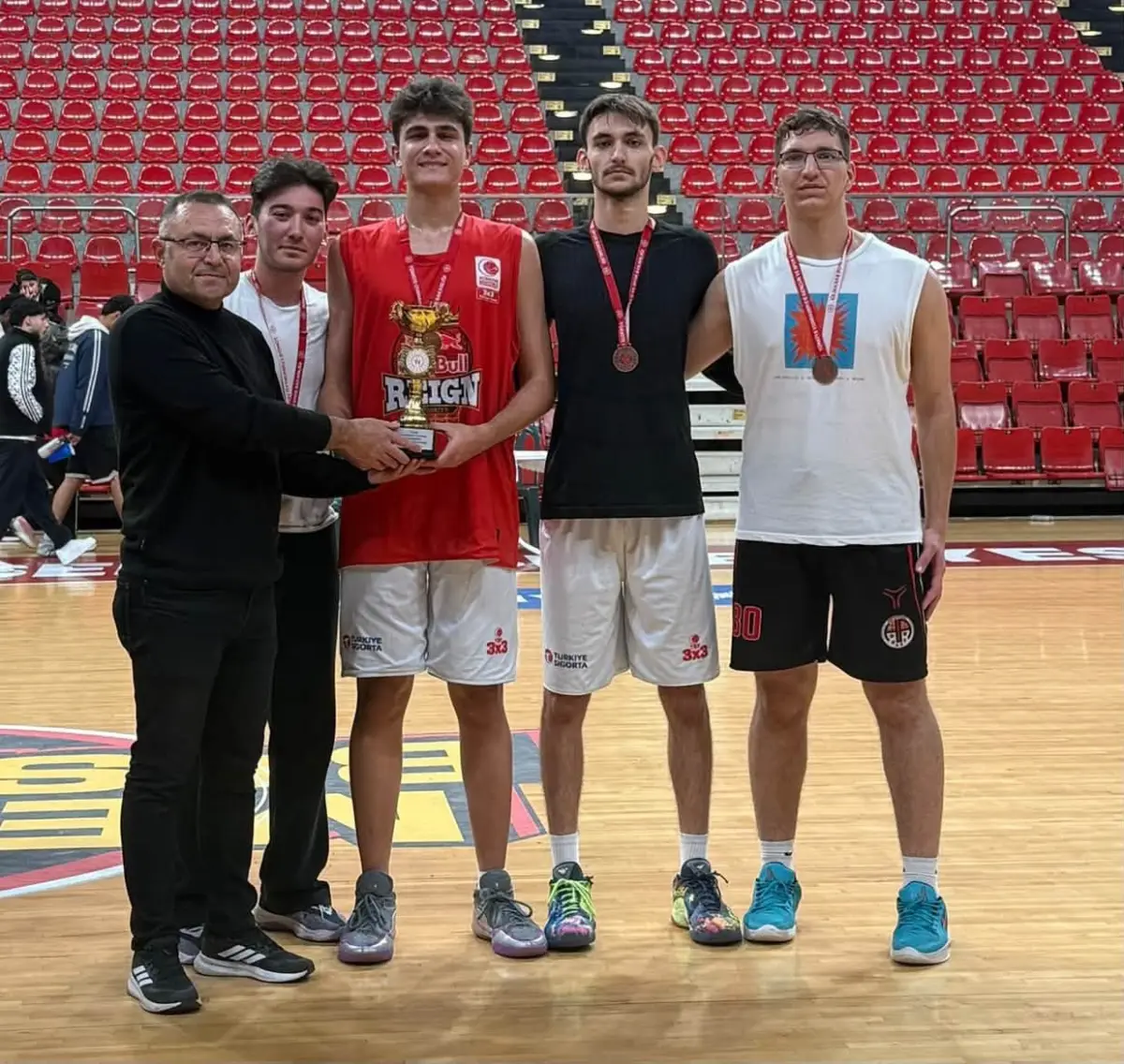 Kayseri'de Cumhuriyet Kupası 3x3 basketbol müsabakaları şampiyonlarını buldu 3
