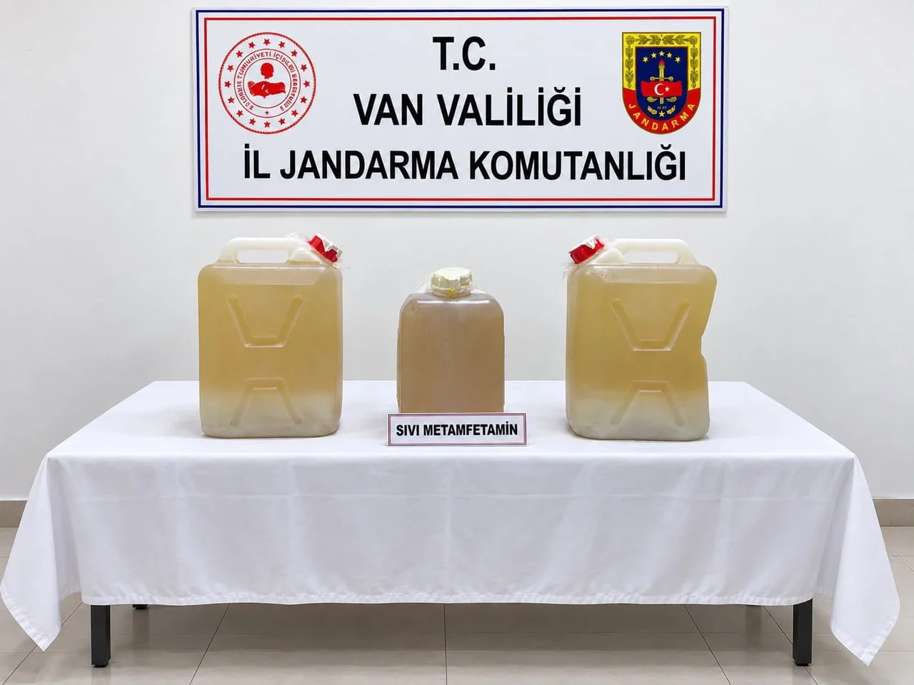 VAN’IN İPEKYOLU İLÇESİNDE JANDARMA EKİPLERİNCE YÜRÜTÜLEN ÇALIŞMALAR SONUCUNDA 34 KİLO 202 GRAM...