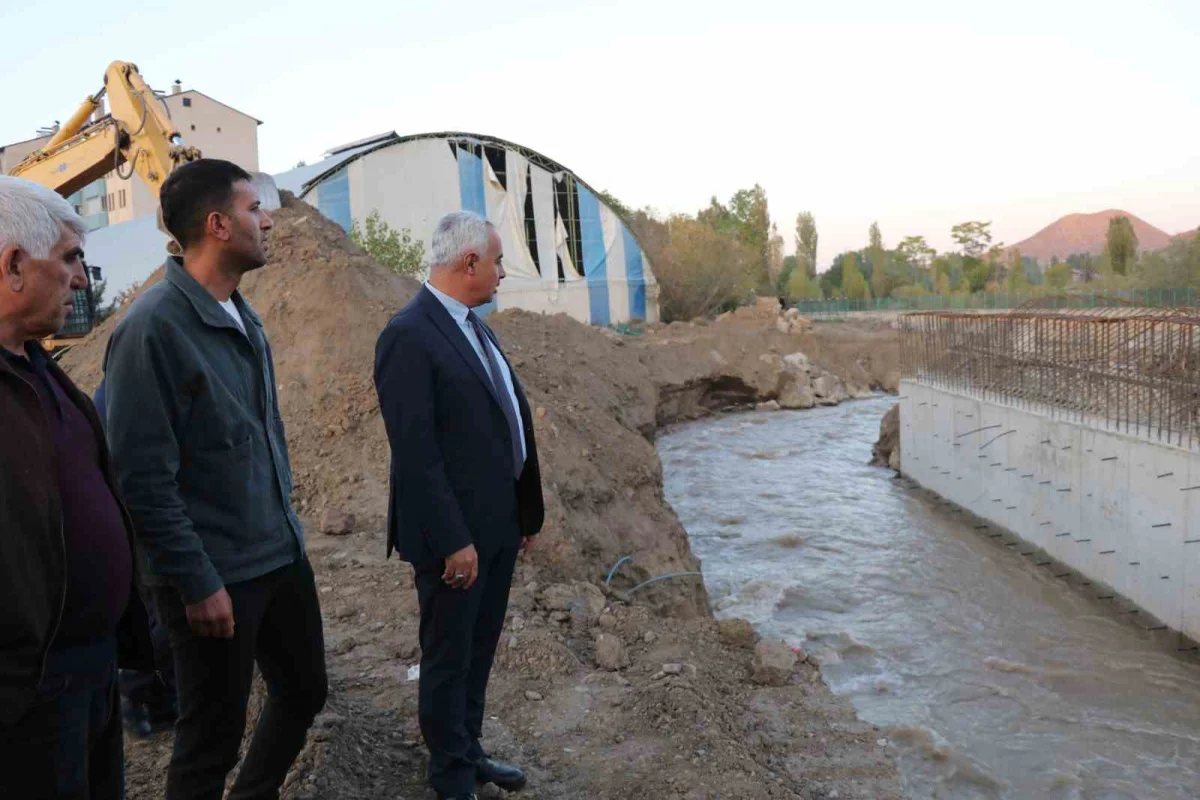 Oltu'da trafik yükünü hafifletecek köprülerin inşası başladı 1