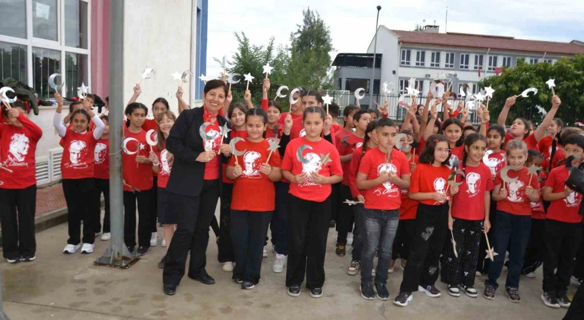 Manisa'daki okullarda Cumhuriyet'in 103. yıl dönümü kutlandı 4