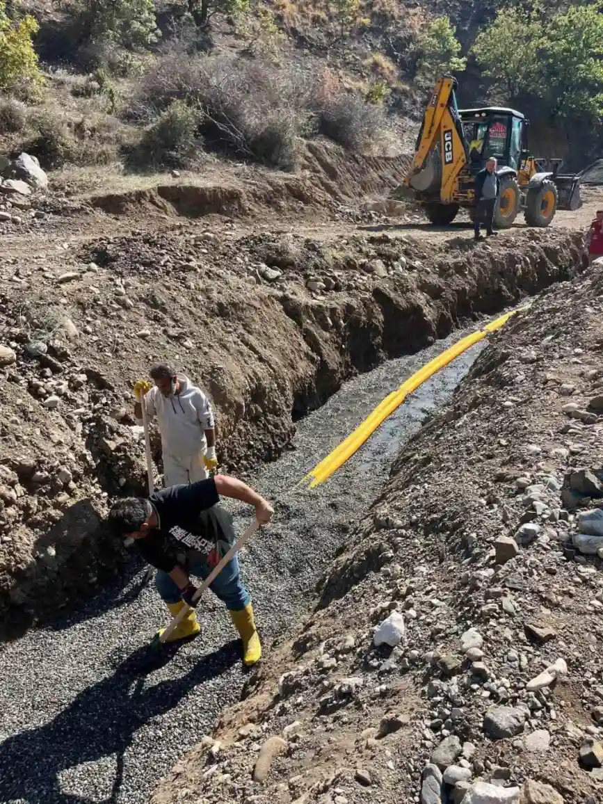 Taşova Uluköy'de 14 kilometrelik içme suyu hattı yenilendi 3