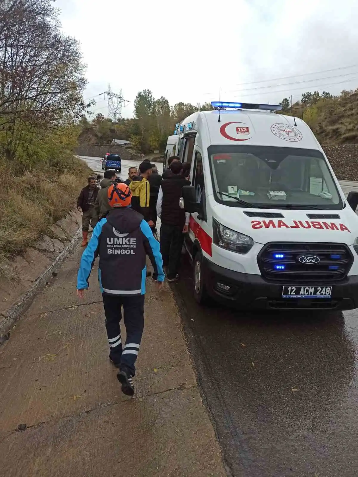 Bingöl-Erzurum karayolunda trafik kazası: 2 yaralı 4