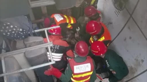 Pakistan'da bir trenin 14 vagonunun da raydan çıkarak devrilmesi sonucu 6 kişi hayatını...