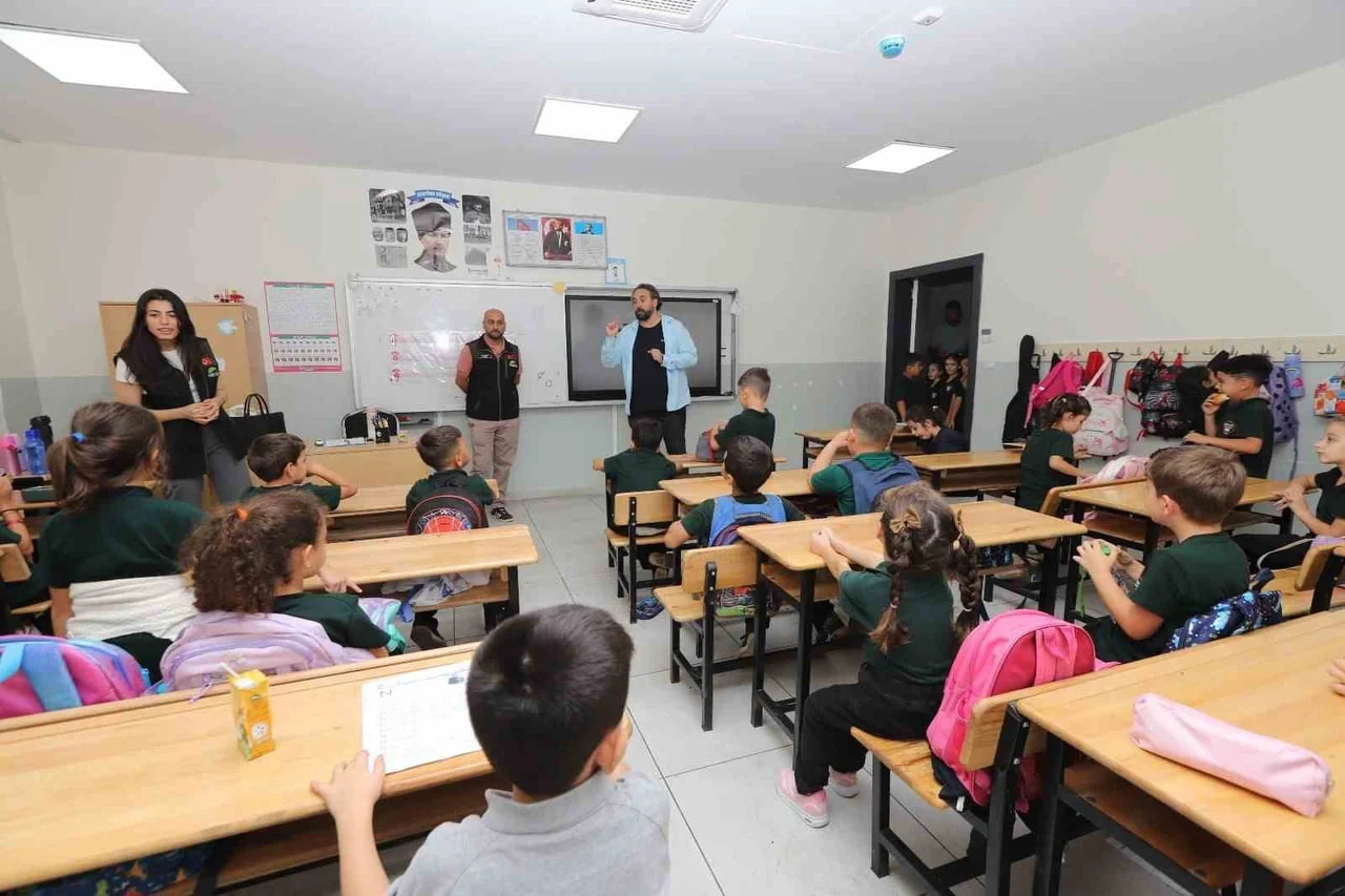 HATSU EKİPLERİ, ANTAKYA SERİNYOL İLKOKULU ÖĞRENCİLERİNE SU TASARRUFU VE SU KAYNAKLARININ...