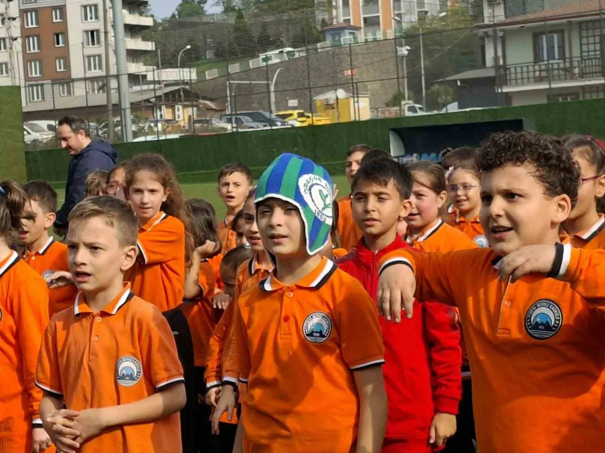 İyidere'de öğrenciler Gençlik Şöleni'nde bir araya geldi 1