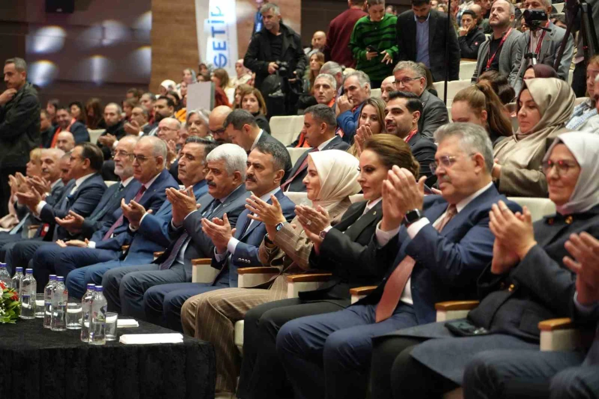 Bakan Göktaş'tan iş dünyasına çağrı: Aileyi güçlendirmek için tüm alanlar aile dostu olmalı 3