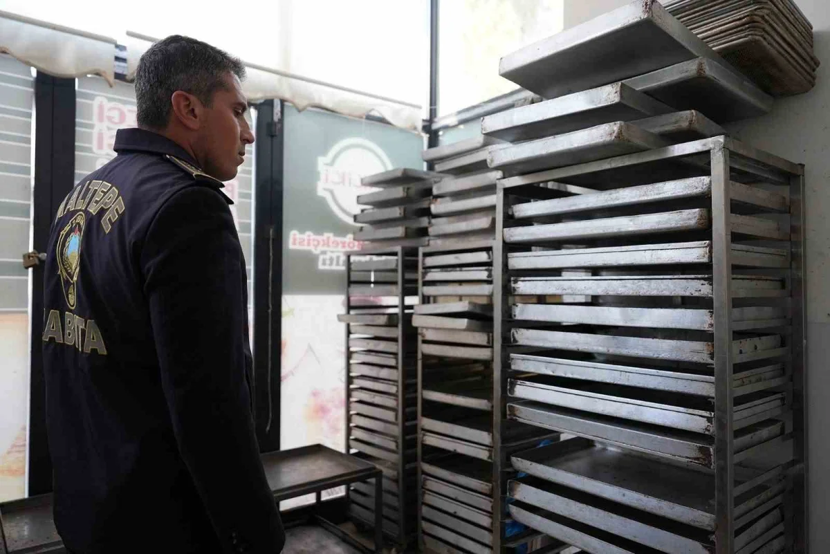 Maltepe'de hijyen şartlarına uymayan ruhsatsız börek imalathanesi mühürlendi 4