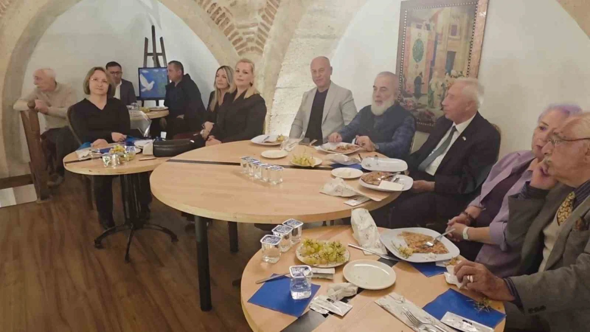 Kütahya'daki 600 yıllık tarihi hamam sanatçıların buluşma noktası oldu 2