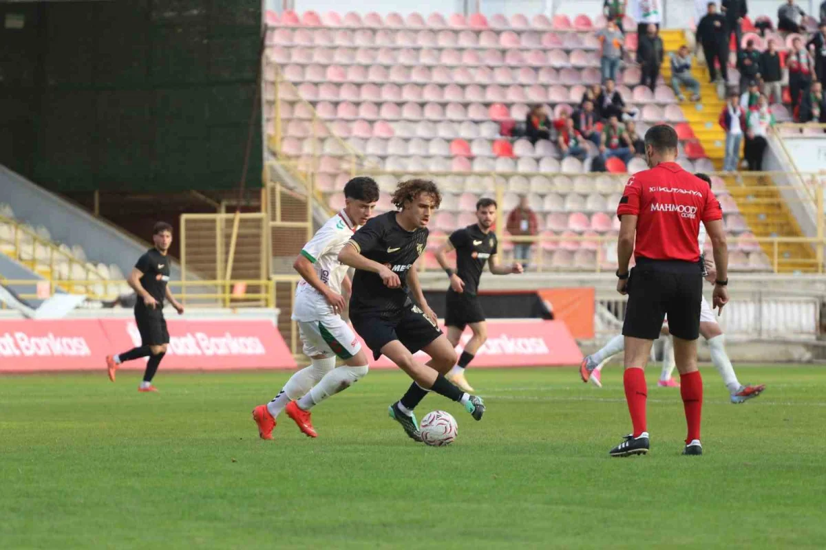 Ziraat Türkiye Kupası'nda Boluspor evinde Karşıyaka'ya 3-1 yenilerek elendi 4
