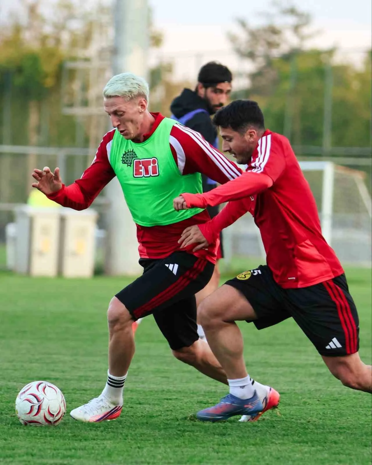 TFF 3. LİG 2. GRUP'TA MÜCADELE EDEN ESKİŞEHİRSPOR, BURSA YILDIRIM SK MAÇI İÇİN HAZIRLIKLARA...